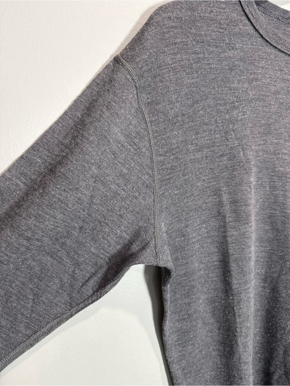Minus33 Merino Wool Long Sleeve Crewneck Base Layer Gray Men’s L - Picture 3 of 9